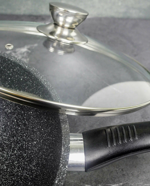 tiganj vok detalji i poklopac sa paropropusnim otvorom tiganj vok detalji i poklopac sa paropropusnim otvorom